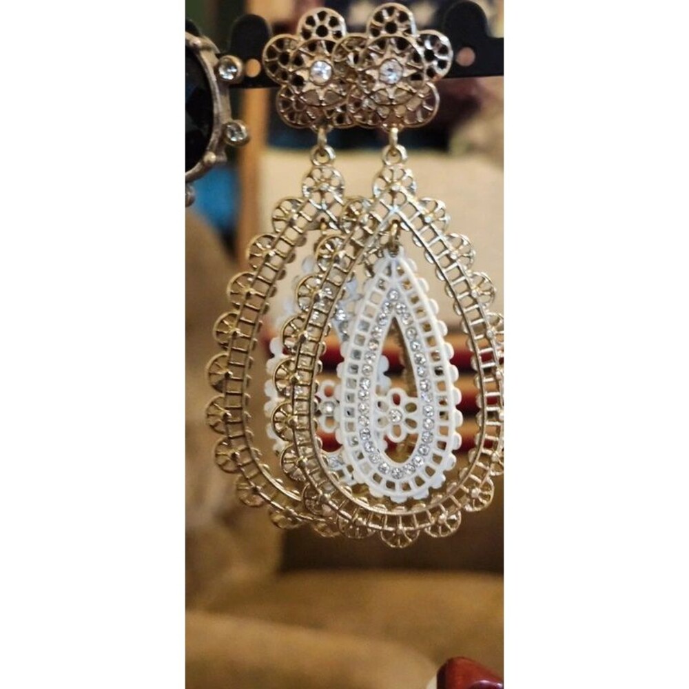 Vintage Style Gold Tone & White Filigree Teardrop Rhinestone Dangle Earrings